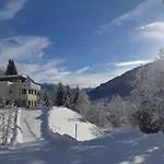 Haus Holzmann شقة