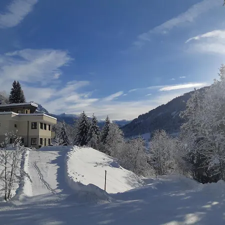 Haus Holzmann شقة